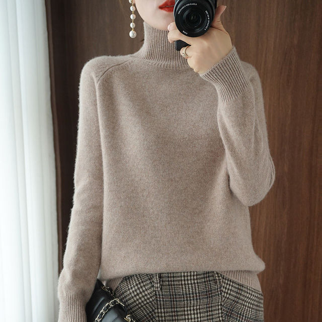 Women’s Roll Neck Jumper – Warm Chunky Knit for Winter