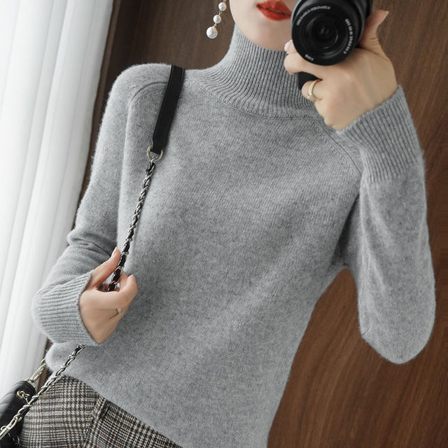 Women’s Roll Neck Jumper – Warm Chunky Knit for Winter
