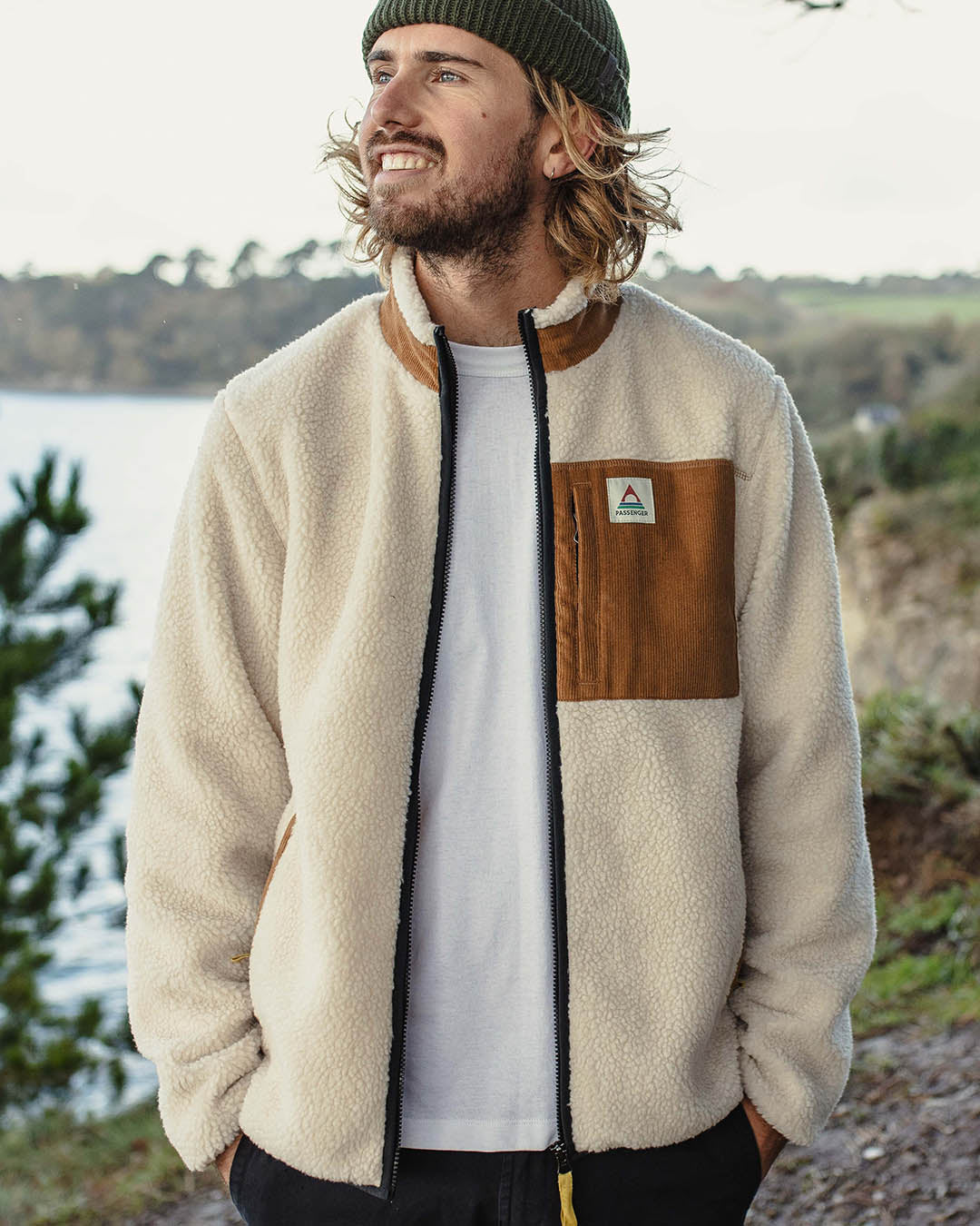 Men’s Retro Sherpa Fleece Jacket – Warm Outdoor Zip-Up with Corduroy Chest Pocket