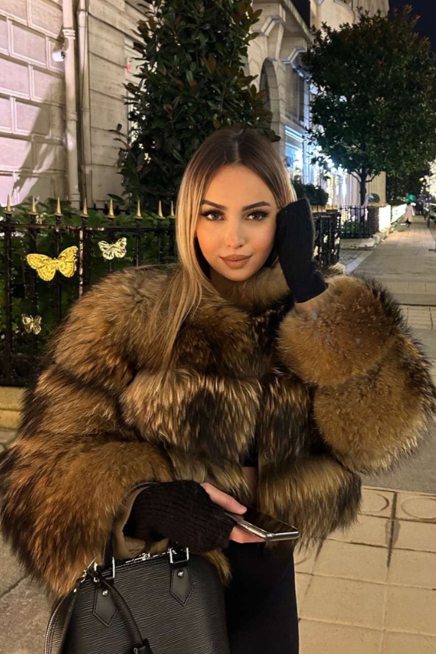 Luxury Faux Fur Winter Coat – Ultra-Soft, Warm & Statement Style