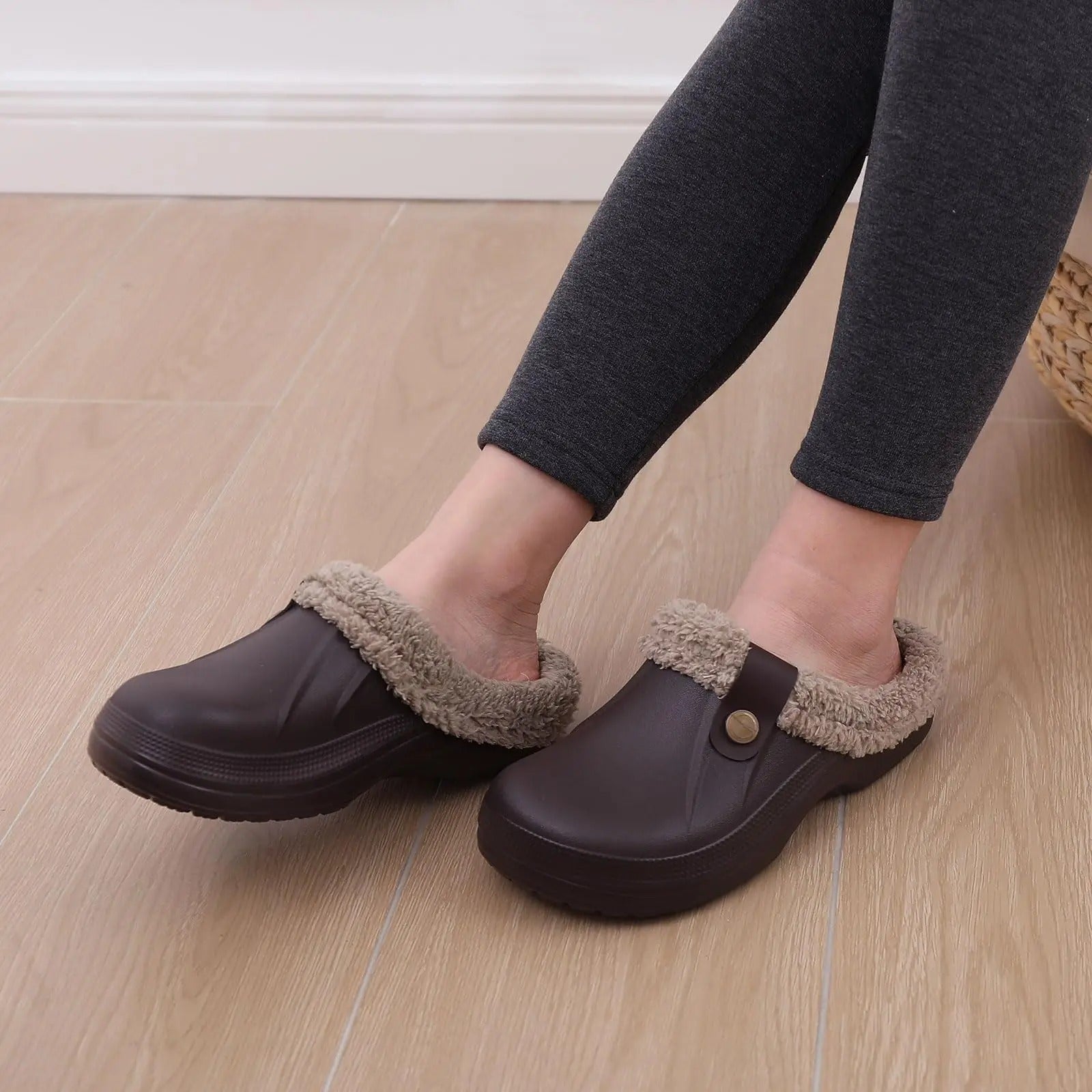 CozyClog Warm Lined Winter Clogs – Lightweight Slip-On Comfort Shoes