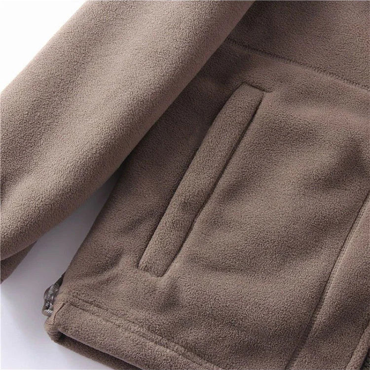 Men's Outdoor Full-Zip Jacket with High Collar and Sleek Fit