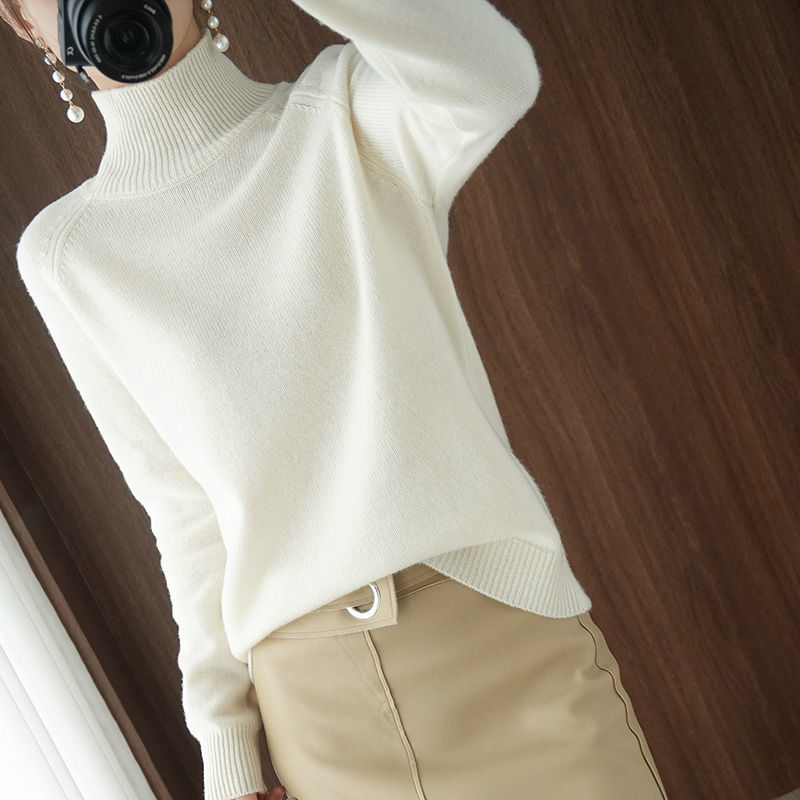 Women’s Roll Neck Jumper – Warm Chunky Knit for Winter