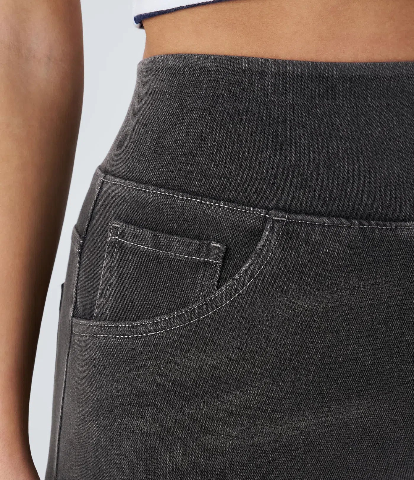 Women’s High-Rise Stretch Wide-Leg Jeans – Soft Comfort Waistband