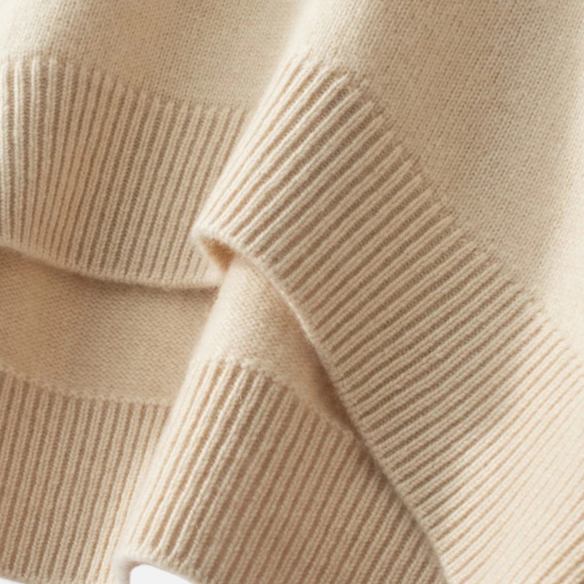 Women’s Oversized Roll Neck Jumper – Soft Knit, Relaxed Fit