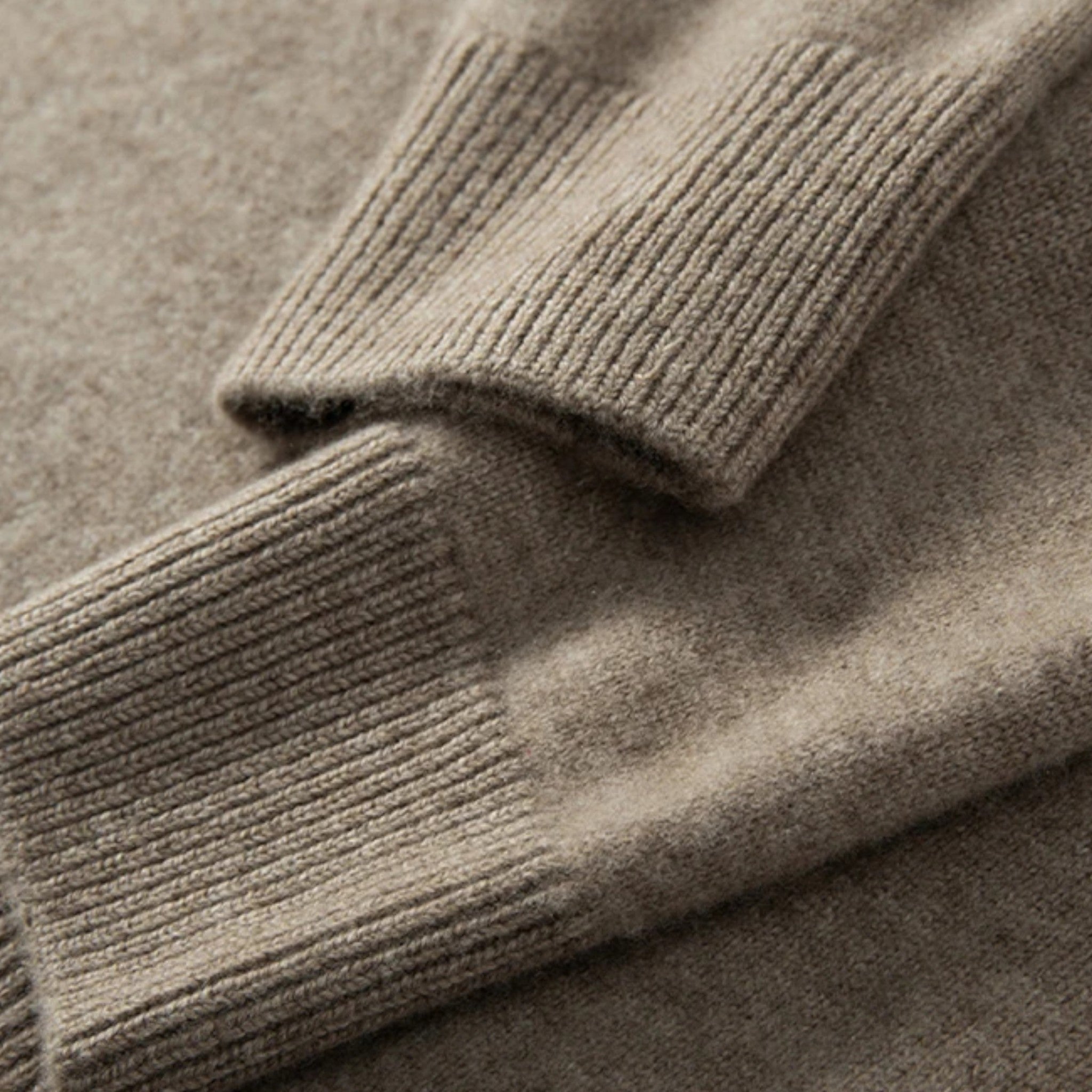 Women’s Oversized Roll Neck Jumper – Soft Knit, Relaxed Fit
