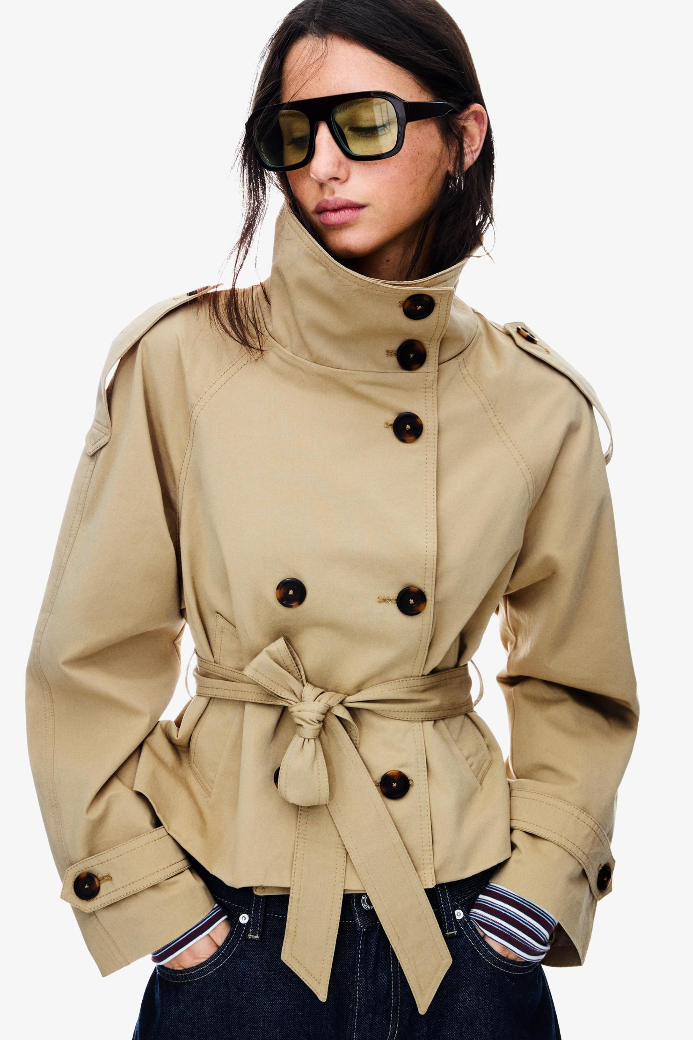Women’s Short Trench Jacket – Modern Double-Breasted Lightweight Coat