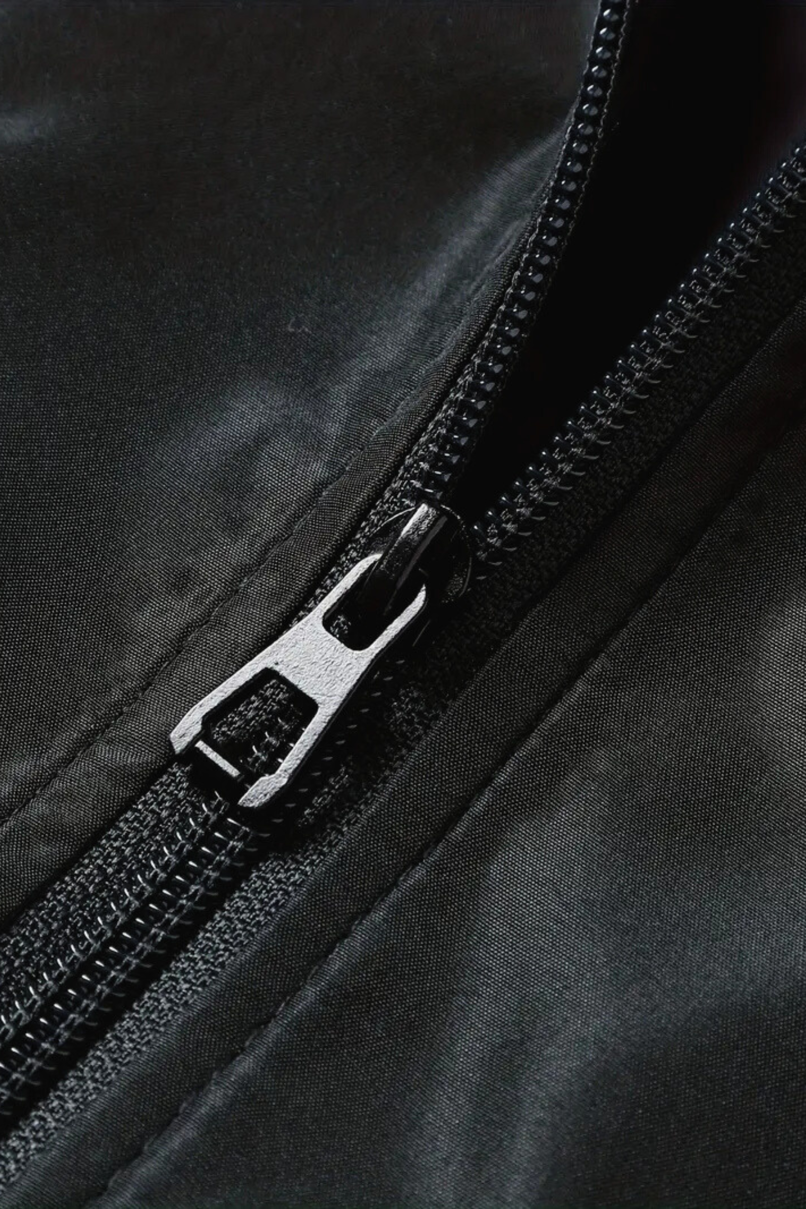 Men’s Minimalist Bomber Jacket – Sleek Lightweight Design & Modern Street Style