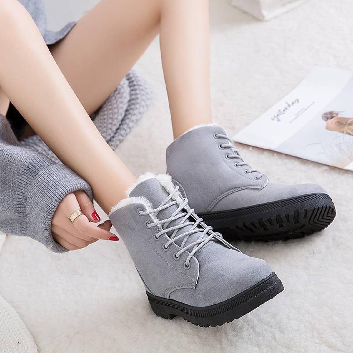 Fur-Lined Winter Boots With Non-Slip Sole